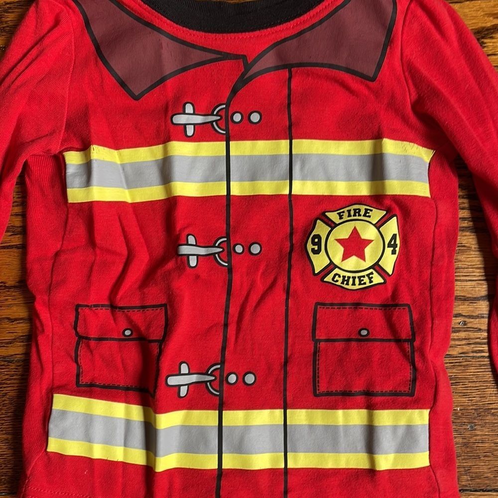 Boys 4/4T 8 Piece Bundle - Picture 15 of 15